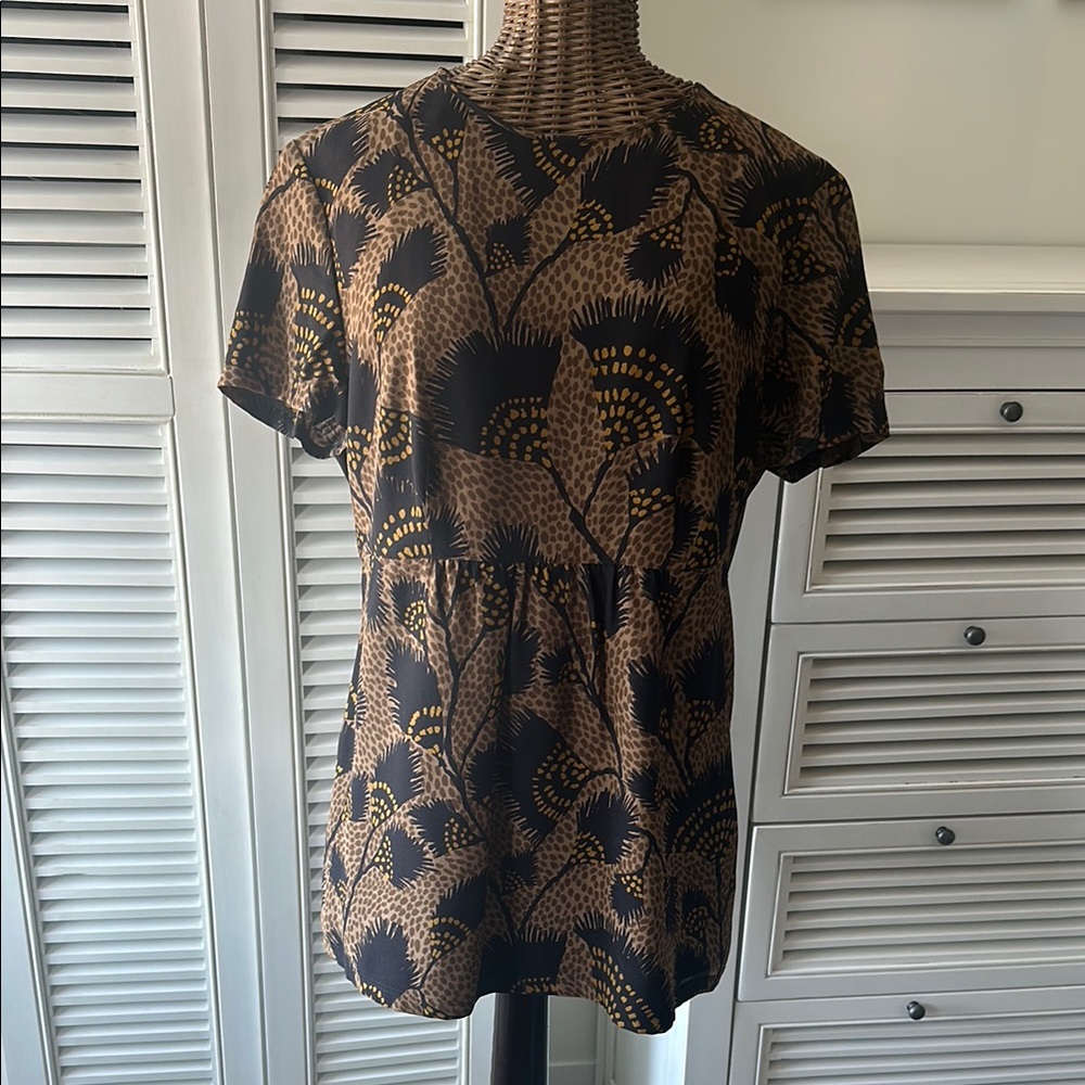 Burberry Short Sleeve Top * 3/4 Back Zip * brown/Black Multi pattern * US 8